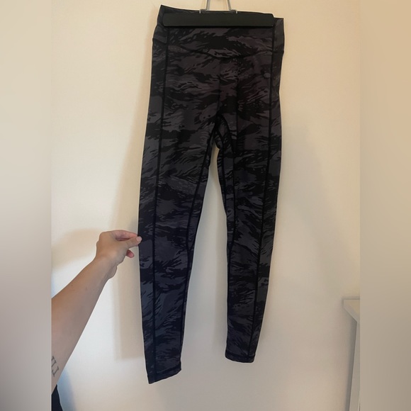 NFQ black camo leggings - Picture 2 of 5